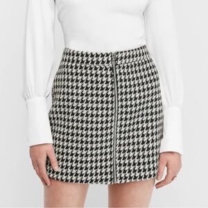 Express Black and White Houndstooth Mini Skirt